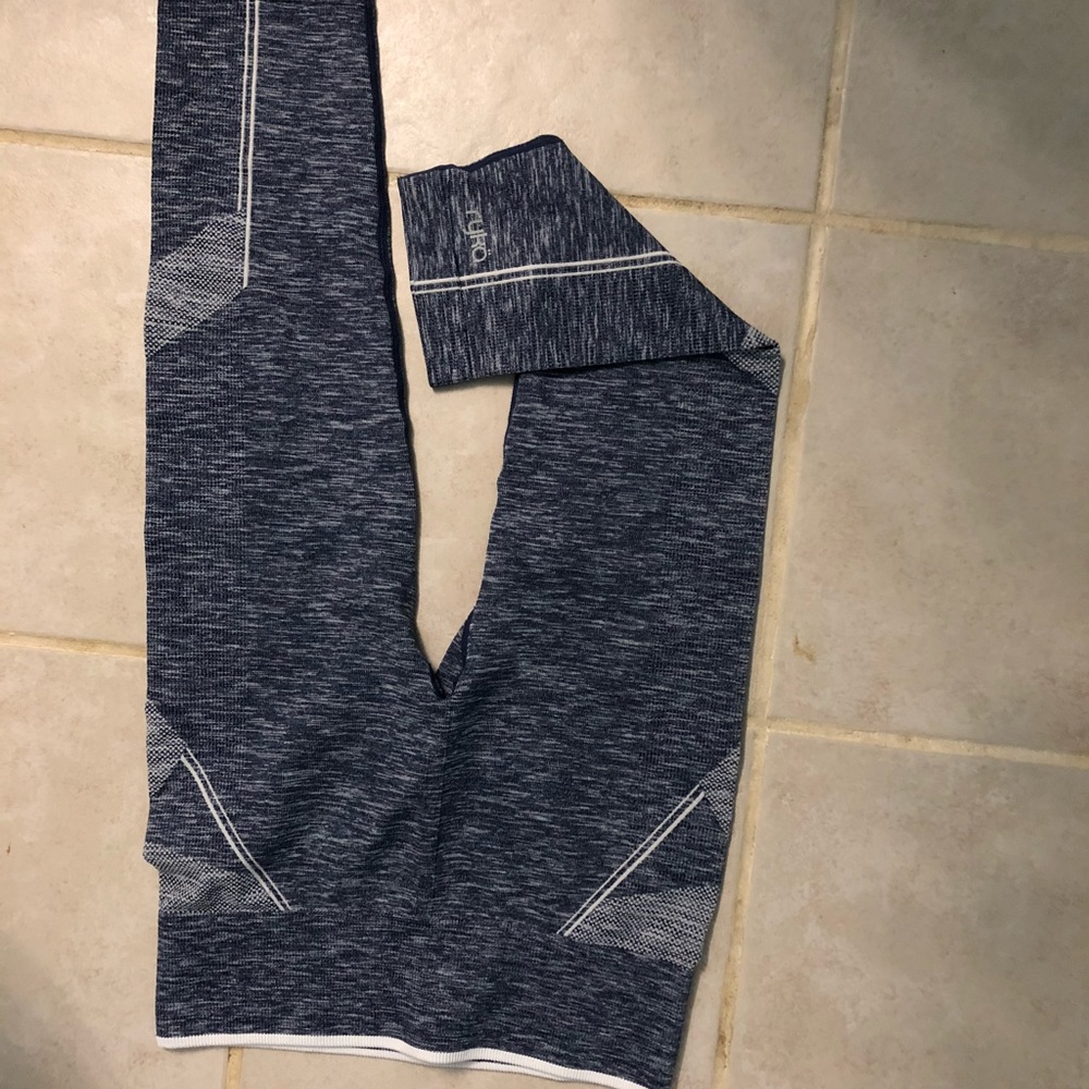 Cropped work out pants